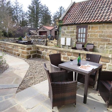Smugglers Cove Cottage เรเวนสคาร์ ภายนอก รูปภาพ